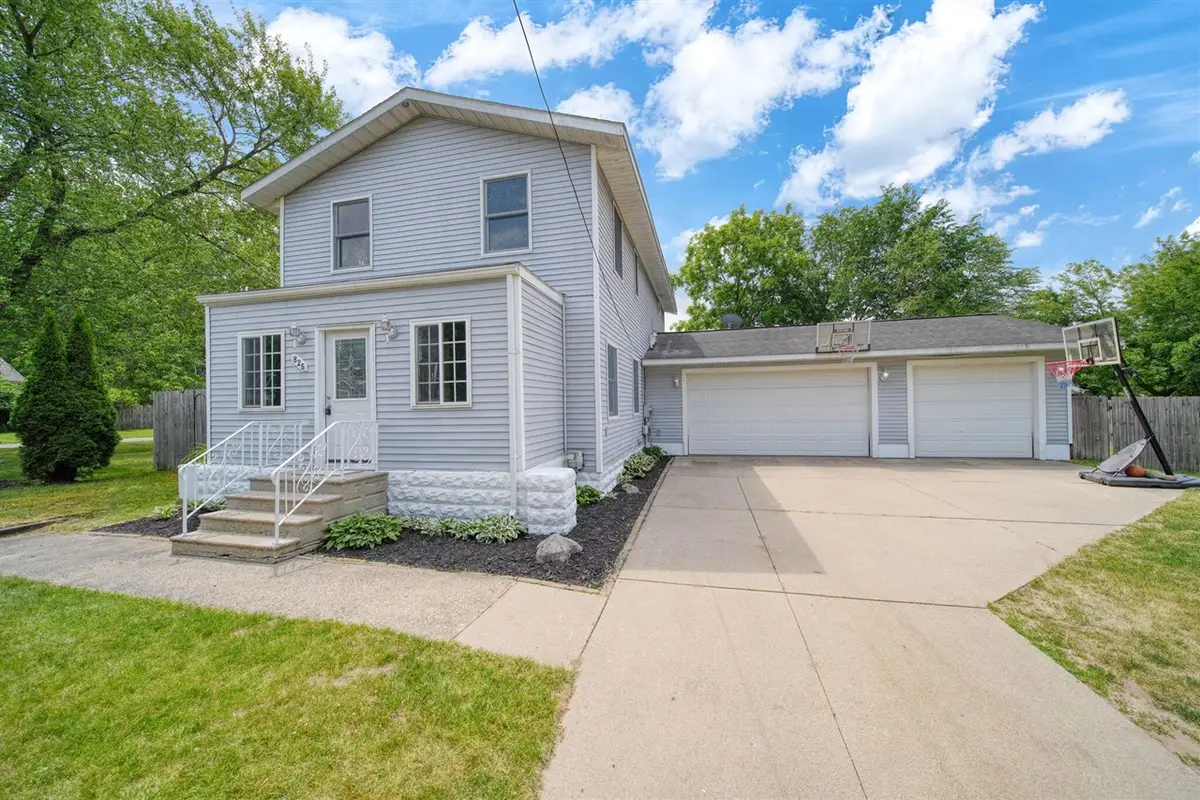 825 Gerald, Jackson, MI 49203 - #1