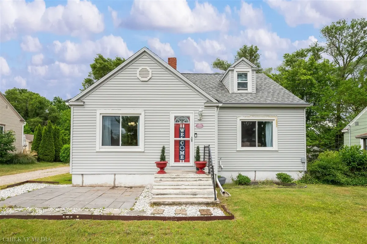 2225 S Cleveland, Saint Joseph, MI 49085 - #1