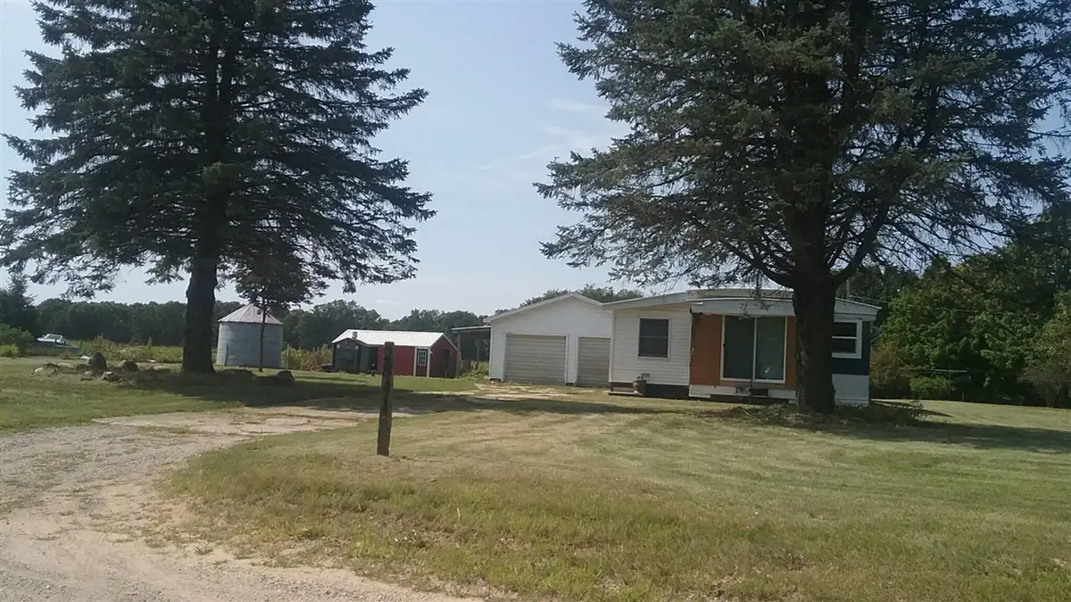 2841 Whites Bridge, Belding, MI 48809 - #1