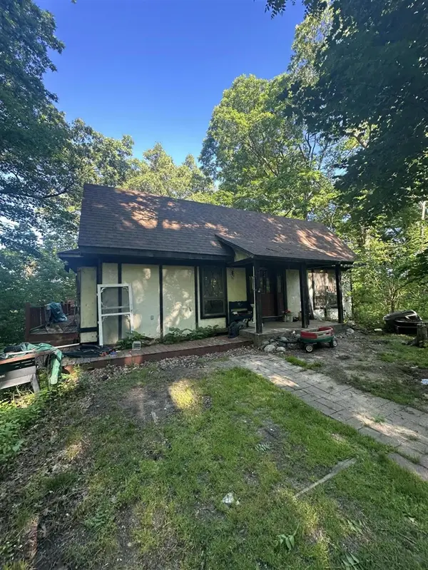 141 Irving, Middleville, MI 49333