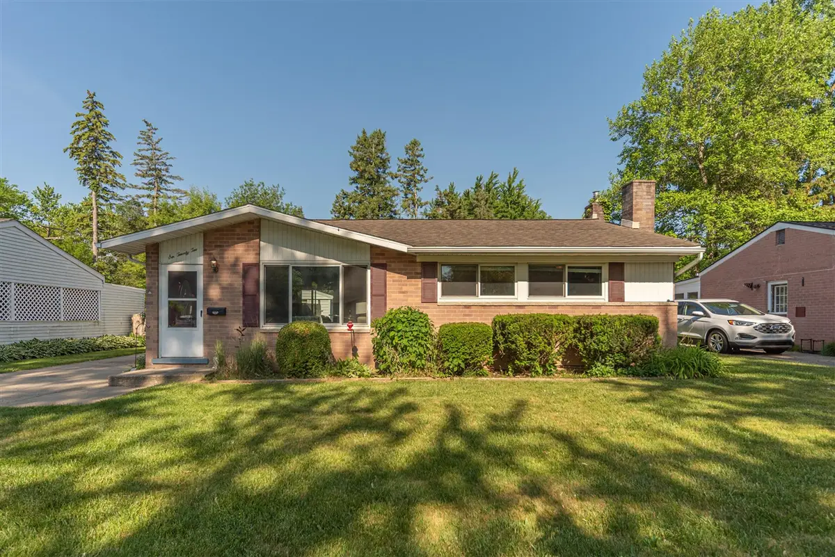 622 Rosemont, Saline, MI 48176 - #1