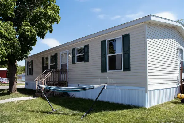 246 Center Green Meadow, Grand Rapids, MI 49548