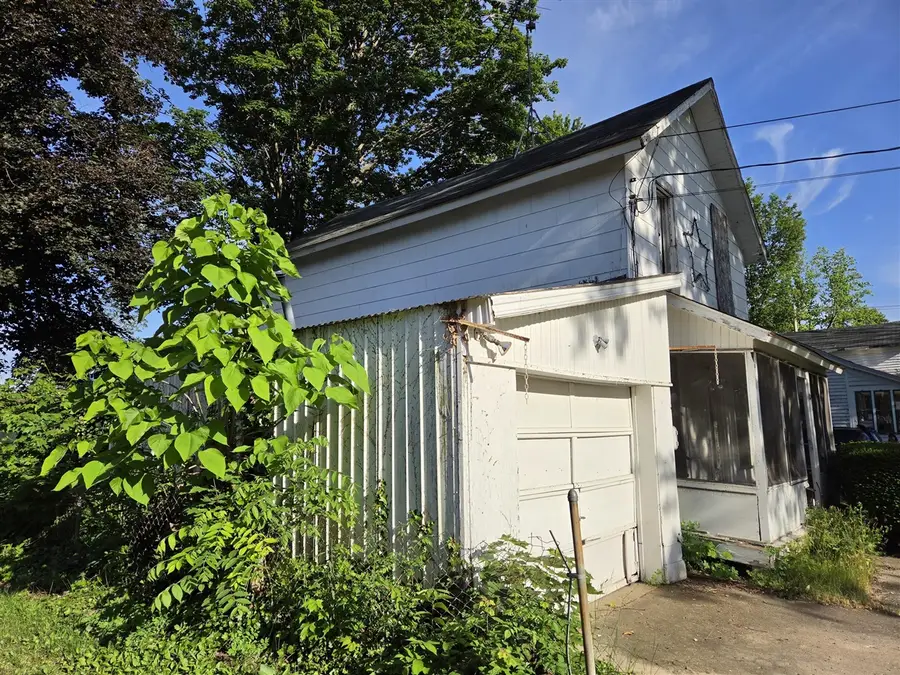 404 Mcomber, Dowagiac, MI 49047 - #3