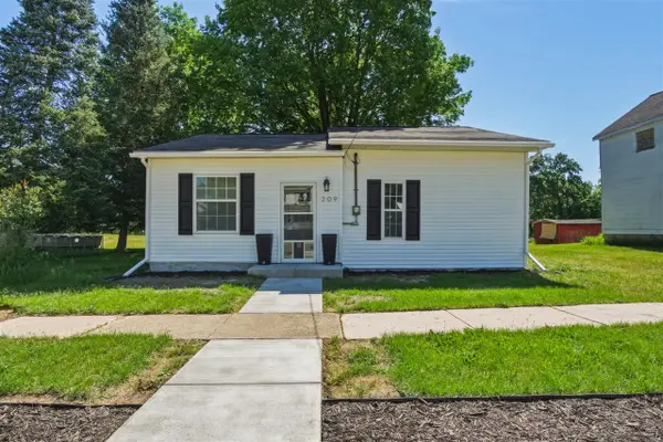 209 S River, Evart, MI 49631