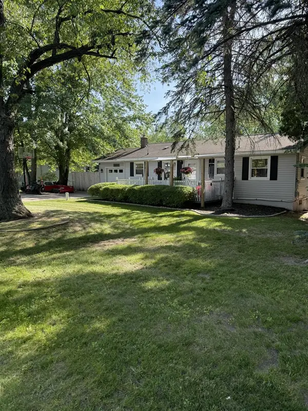 10717 Alpine, Sparta, MI 49345
