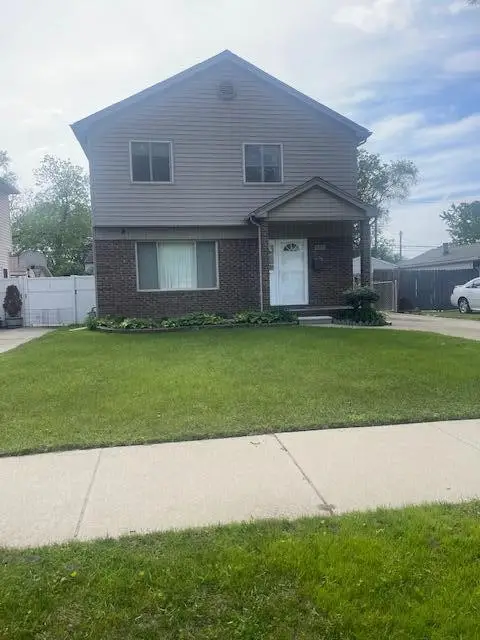 8303 Lenore, Dearborn Heights, MI 48127