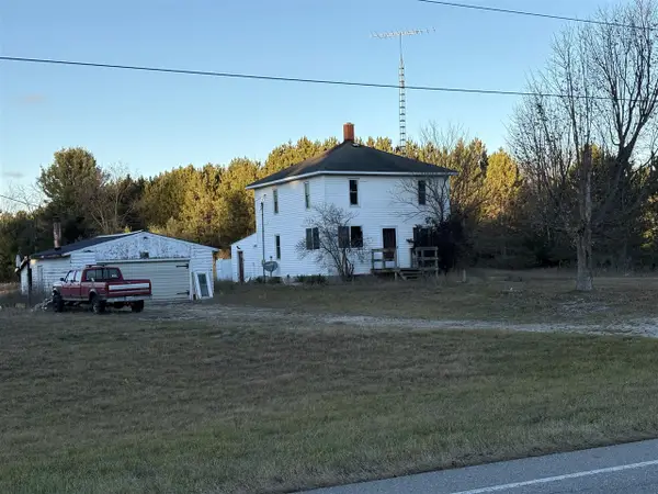1328 W Sugar Grove, Scottville, MI 49454