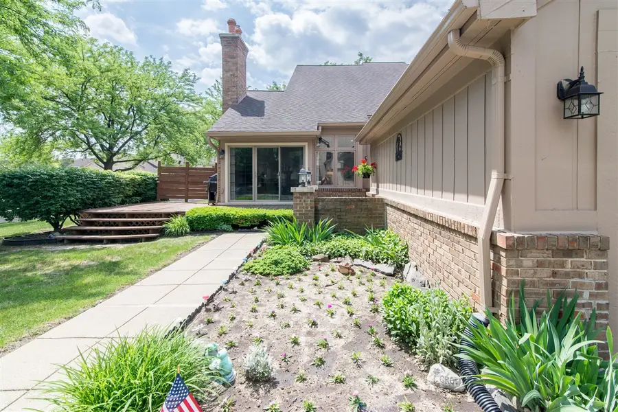 37648 N Laurel Park #63, Livonia, MI 48152 - #2
