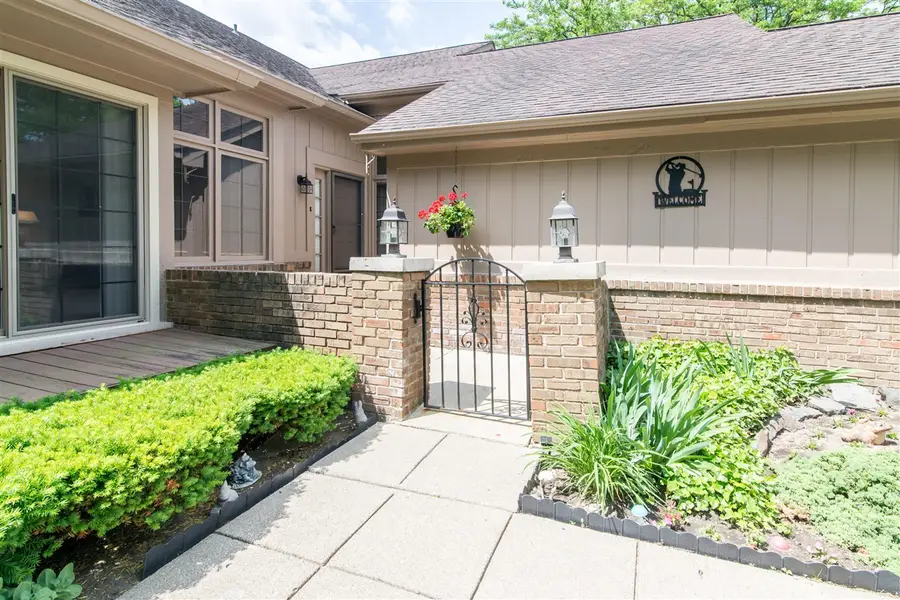 37648 N Laurel Park #63, Livonia, MI 48152 - #3