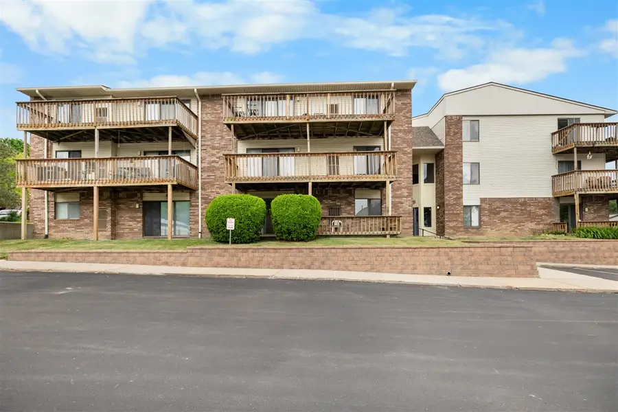 875 S Pontiac #207, Walled Lake, MI 48390 - #2