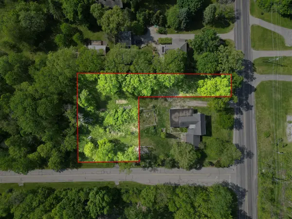 2326 Dean Lake, Grand Rapids, MI 49505