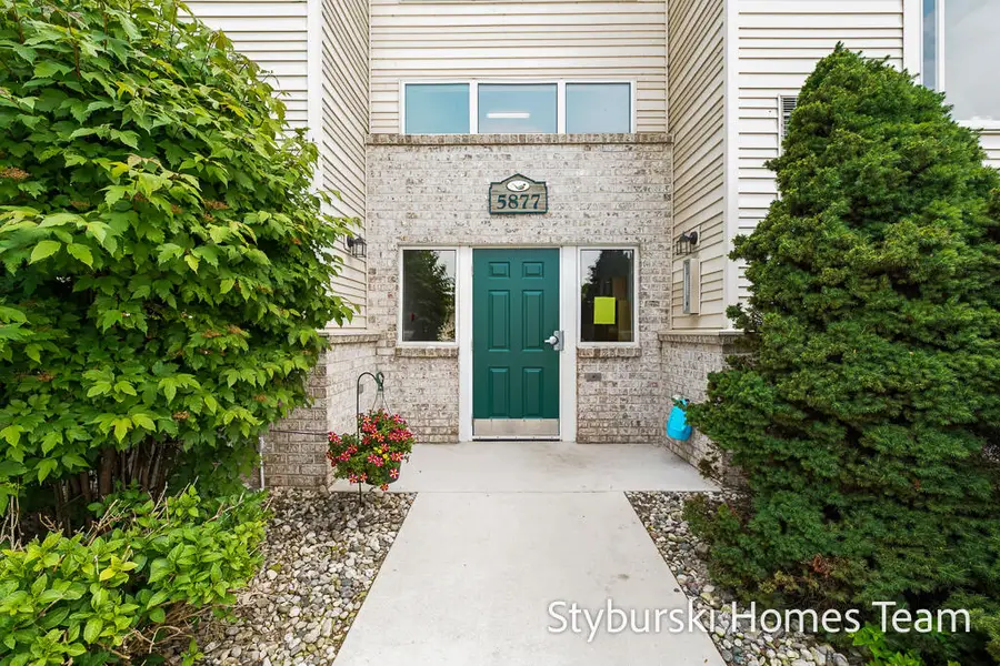 5877 Crosswinds #31, Norton Shores, MI 49444 - #2