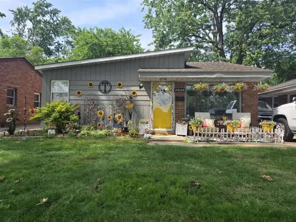 25086 Annapolis, Dearborn Heights, MI 48125