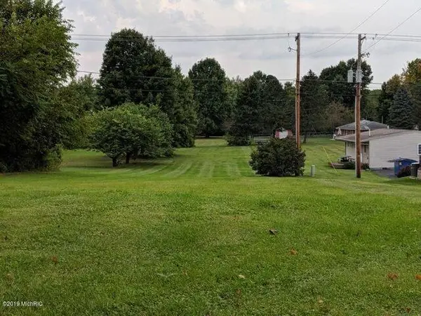 1025 E Front, Buchanan, MI 49107