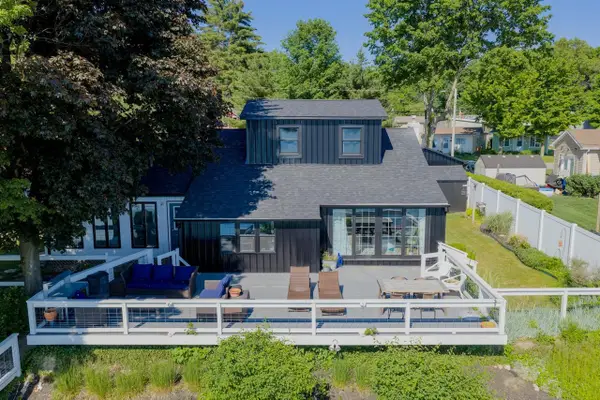 52464 Twin Lakeview, Dowagiac, MI 49047