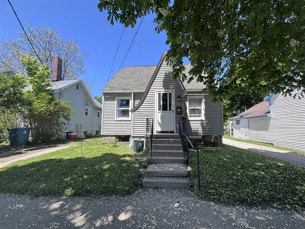 286 3rd, Manistee, MI 49660 - #1