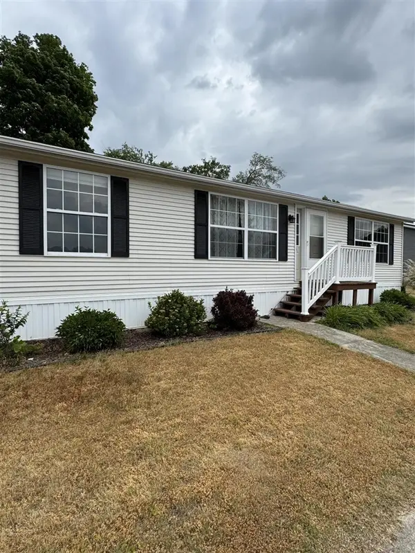 818 Raisin River, Three Rivers, MI 49093