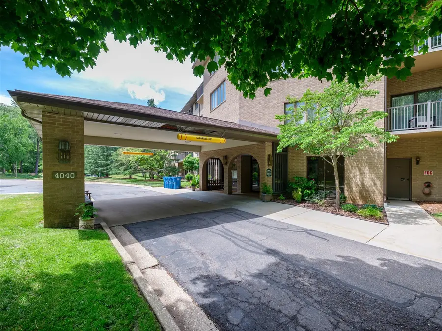 4040 Greenleaf #409, Kalamazoo, MI 49008 - #2