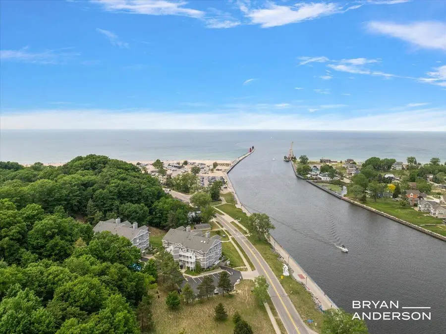 810 S Harbor #22, Grand Haven, MI 49417 - #2