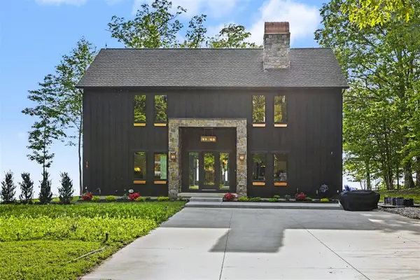 2578 Lakeshore, Fennville, MI 49408