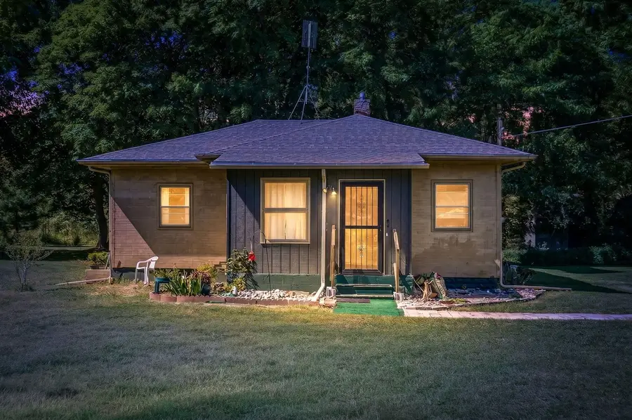 1356 Pipestone, Benton Harbor, MI 49022 - #3