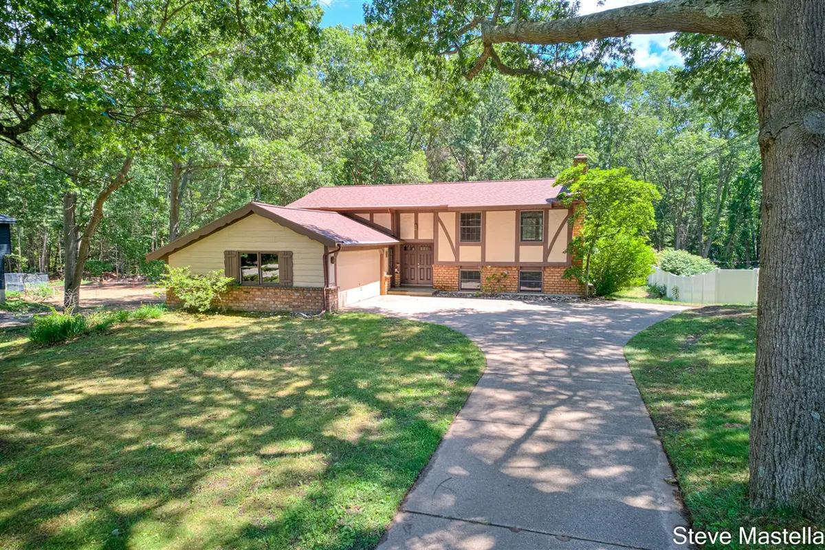 18746 N Fruitport, Spring Lake, MI 49456 - #1