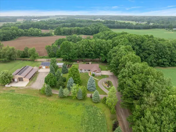 805 W Moore, Grant, MI 49327
