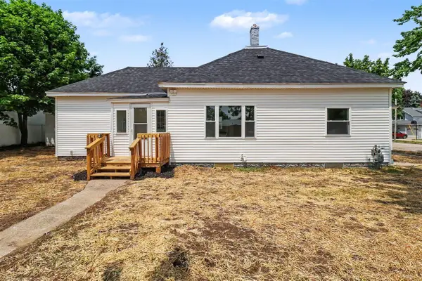 311 N Lavinia, Ludington, MI 49431
