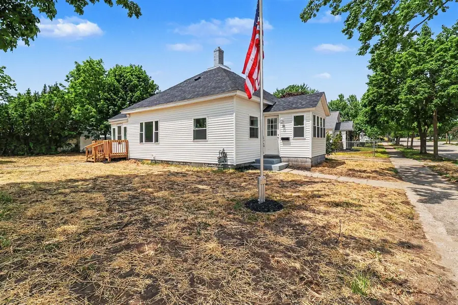 311 N Lavinia, Ludington, MI 49431 - #3
