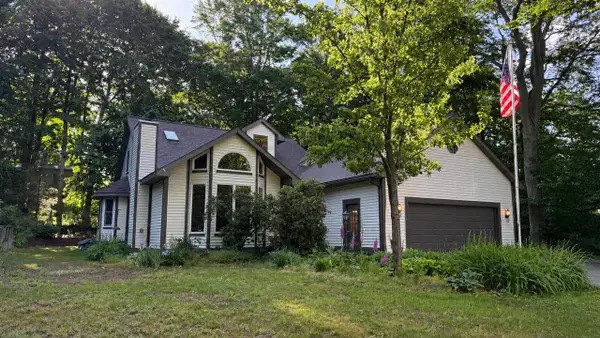 13462 Lakeshore, Grand Haven, MI 49417