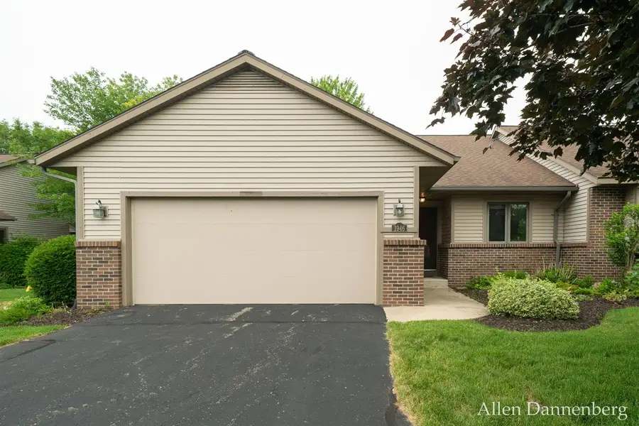 1946 Lakeview, Zeeland, MI 49464 - #3