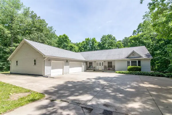 10090 King Hill, Dexter, MI 48130