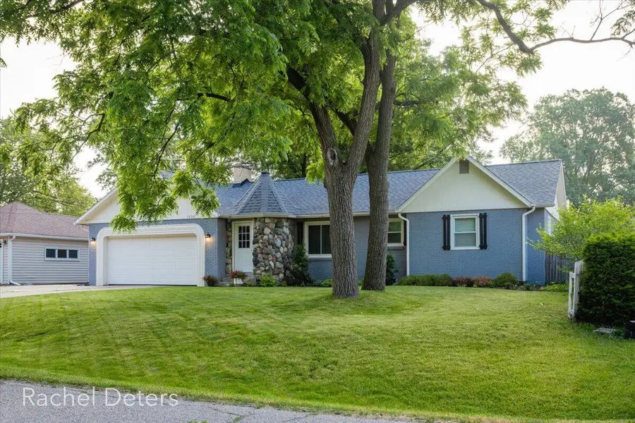 1930 Sherwood, Grand Rapids, MI 49506 - #2