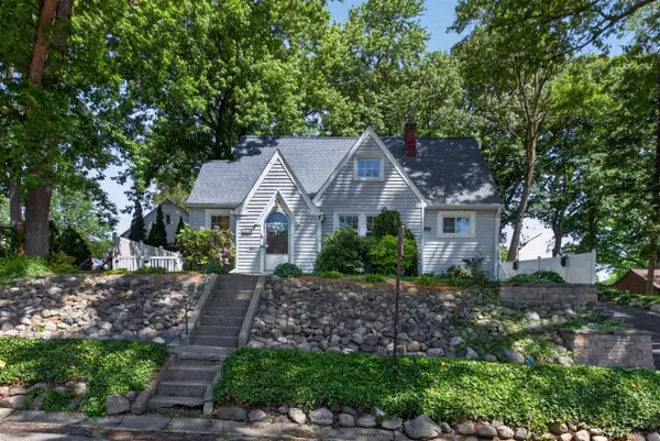 732 Lawrence, Jackson, MI 49203