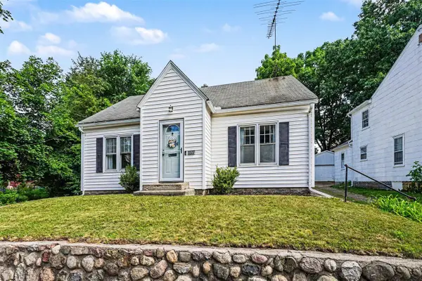 166 Ridgewood, Kalamazoo, MI 49001