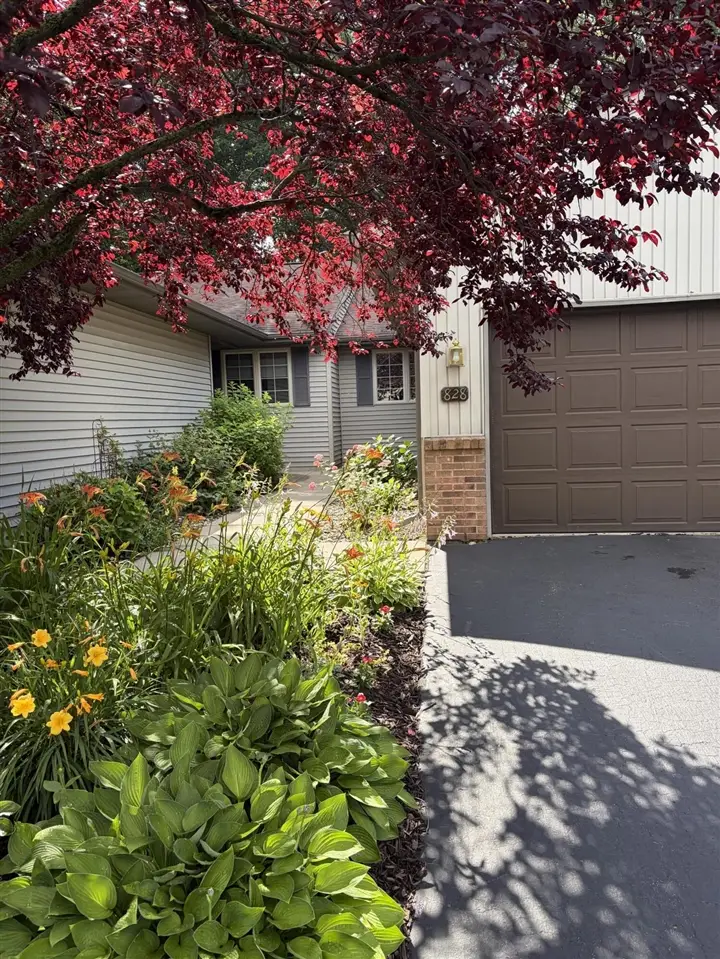 828 Highbanks #21, Allegan, MI 49010 - #1