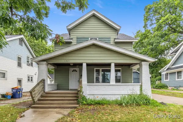 1321 Burton, Grand Rapids, MI 49507