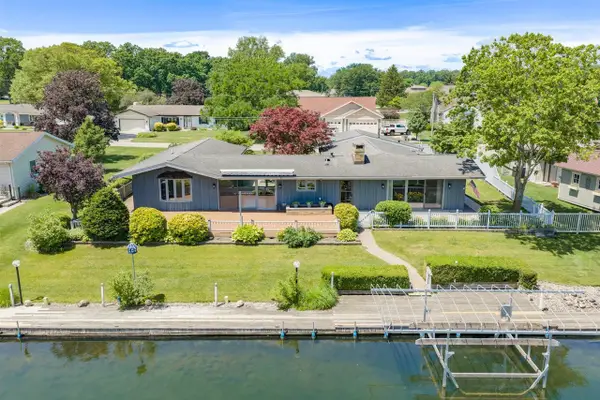 68911 Island, Edwardsburg, MI 49112