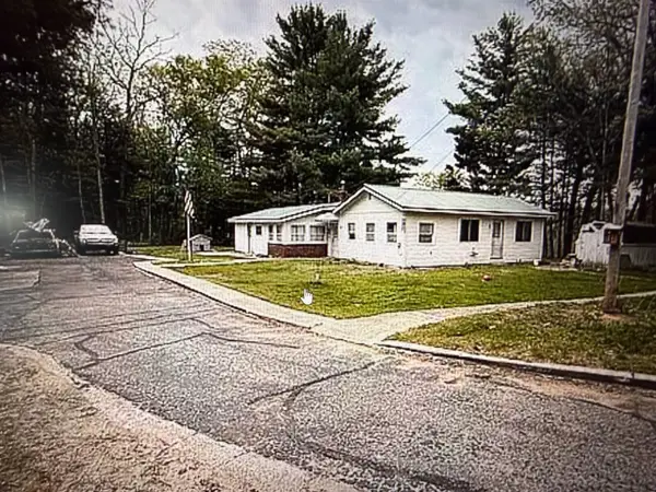 3105 N Evergreen, White Cloud, MI 49349
