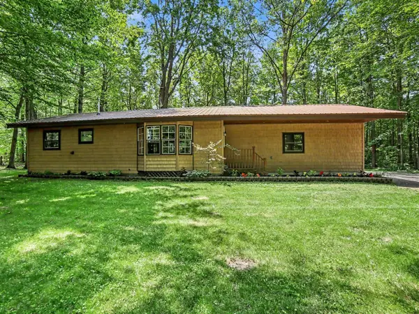 4873 W Birch, Pentwater, MI 49449