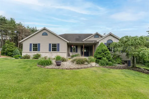 2124 Hilltop View, Dorr, MI 49323