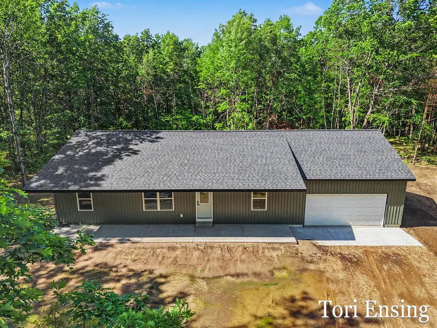 19828 Yankee, Howard City, MI 49329 - #2