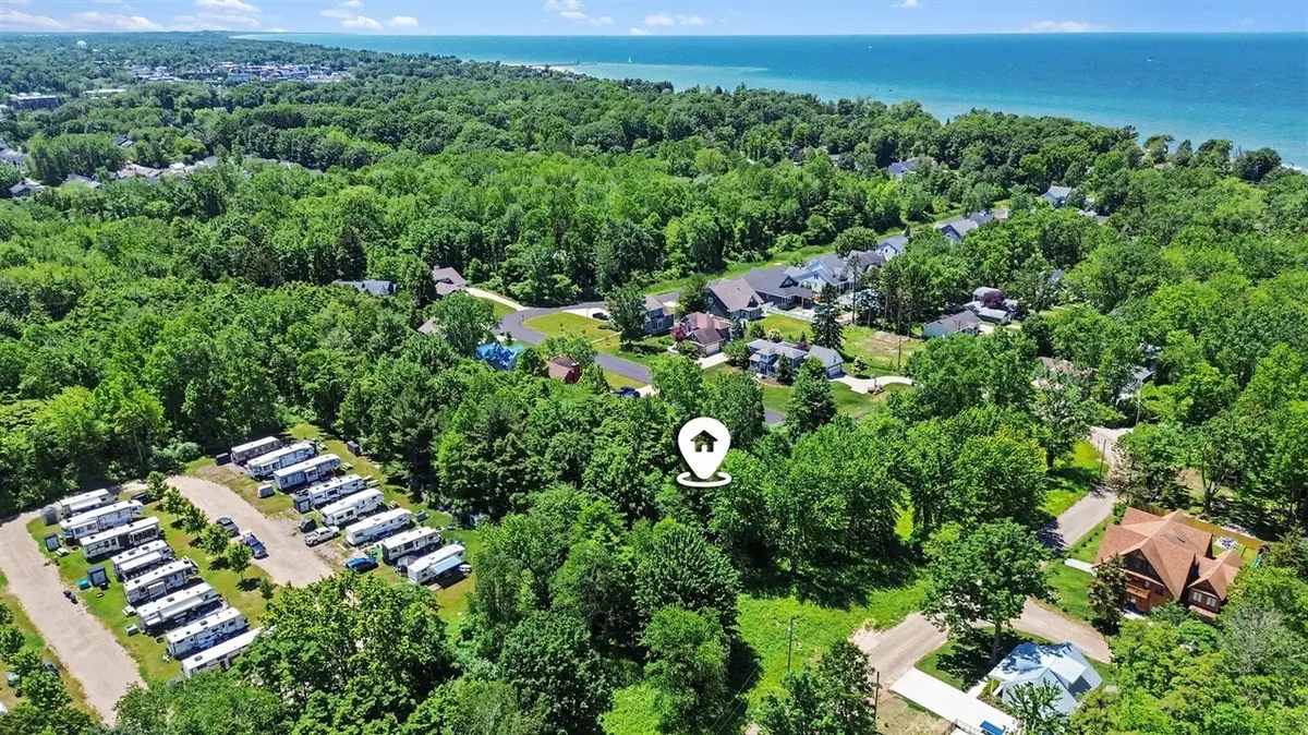 41 Lincoln, South Haven, MI 49090 - #1