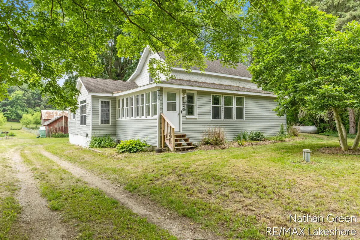 2122 Coats Grove, Hastings, MI 49058 - #1