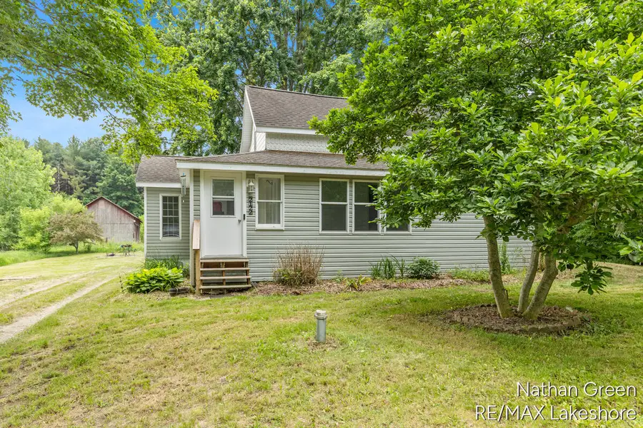 2122 Coats Grove, Hastings, MI 49058 - #2