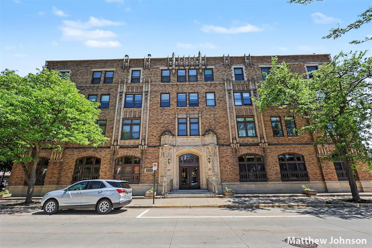 297 W Clay #202, Muskegon, MI 49440 - #1