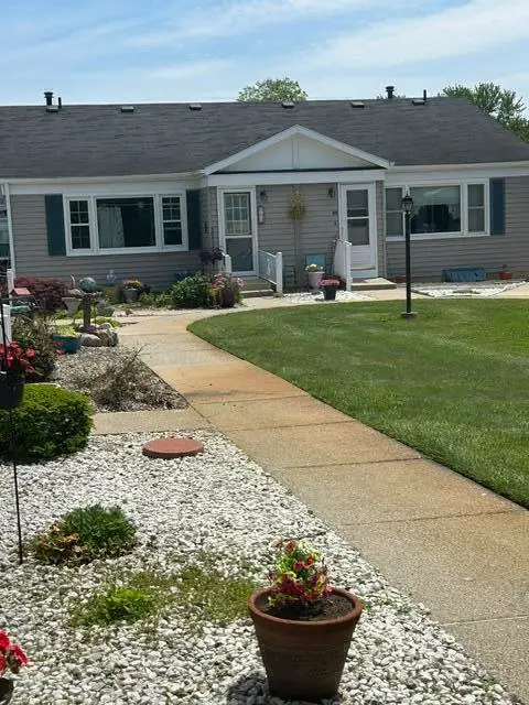 905 Village, Jenison, MI 49428