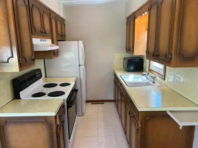 905 Village, Jenison, MI 49428 - #2
