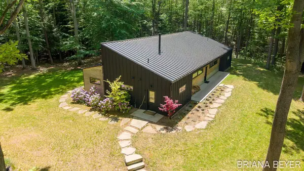 6550 Lake Effect, Holland, MI 49423