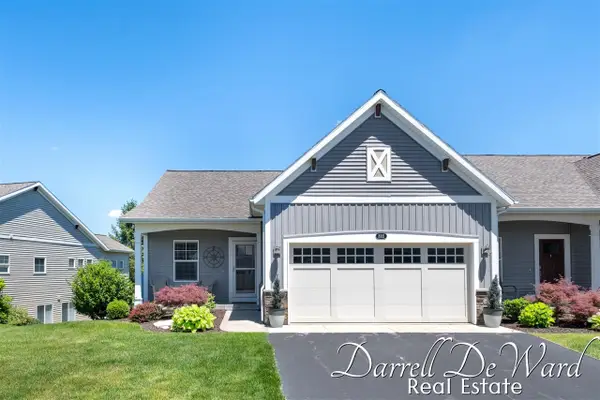 885 S Center Park, Byron Center, MI 49315